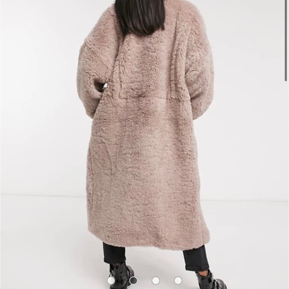 Brand new, never worn, gorgeous oversized teddy coat - Picture 3 of 5